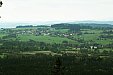 Železný Újezd jako na dlani, vpravo v pozadí Chejlava s vrcholem Kámen 576 m vysokým.