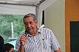 Antonín Bárta při slavnostním křtu nové publikace o historii obce Zahrádka na setkání rodáků 6.8.2011.