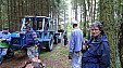 Brigáda v Chyníně - úklid černé skládky v lese za Chynínem 8.5.2014